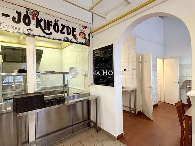 Kiadó kereskedelmi és ipari ingatlan Budapest VIII. kerület 49 nm