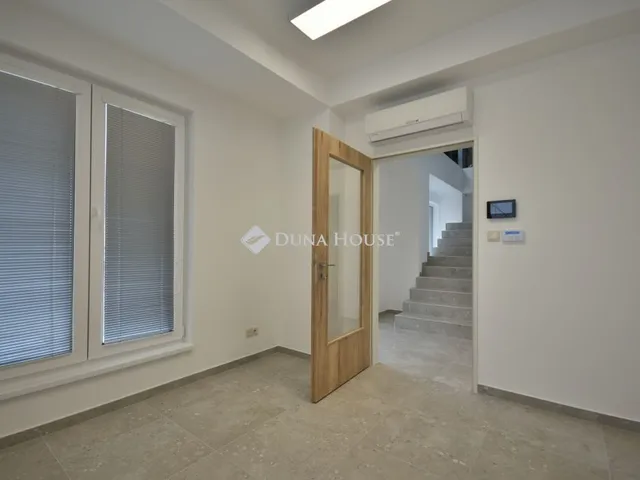 Kiadó kereskedelmi és ipari ingatlan Alsónémedi, GLS Európa utca 61 nm