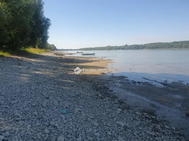 Eladó telek Kulcs 890 nm