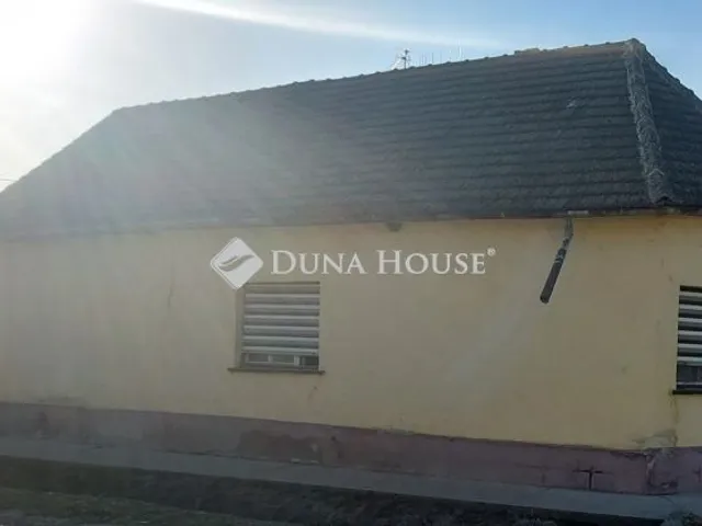 Eladó ház Dávod 71 nm