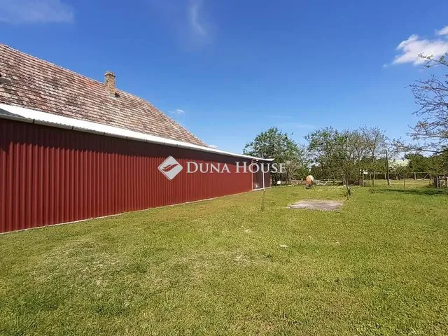 Eladó ház Kunbaja 193 nm