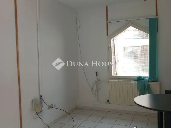 Eladó kereskedelmi és ipari ingatlan Szekszárd 88 nm