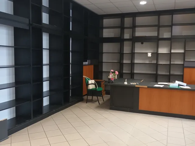 Kiadó kereskedelmi és ipari ingatlan Szekszárd 152 nm