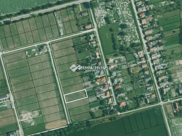 Eladó telek Gerjen 1330 nm