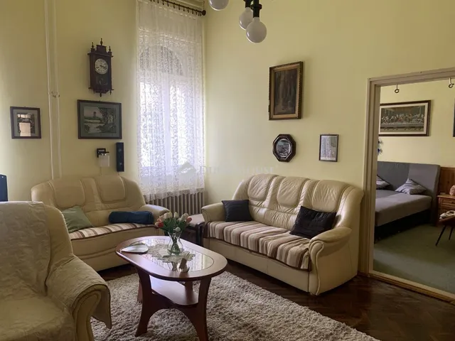 Eladó lakás Tolna 179 nm