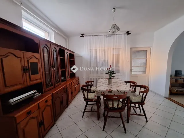 Eladó ház Tolna, Határ utca 177 nm