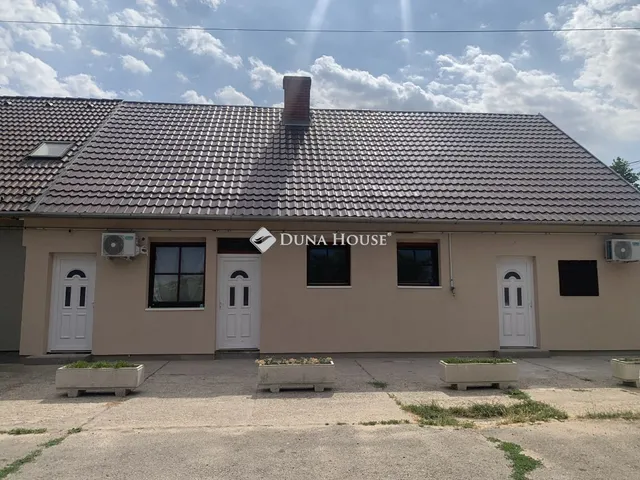 Eladó ház Tolna 195 nm