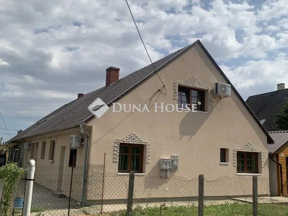 Eladó ház Tolna 195 nm
