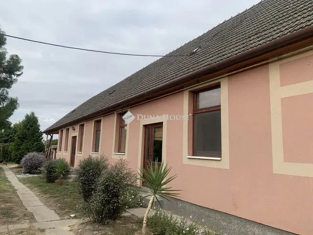 Eladó ház Tolna 140 nm