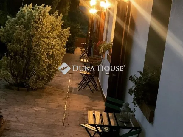 Eladó kereskedelmi és ipari ingatlan Pócsa 180 nm