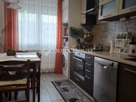 Eladó lakás Szekszárd 57 nm