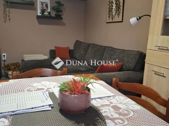 Eladó lakás Szekszárd, Dr. Hirling Ádám utca 57 nm