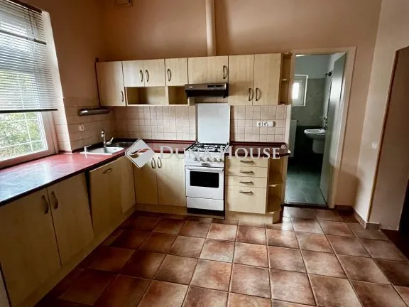 Kiadó ház Szekszárd, Táncsics Mihály utca 100 nm