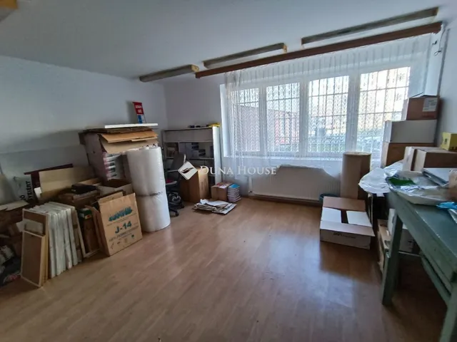 Eladó kereskedelmi és ipari ingatlan Szekszárd 80 nm