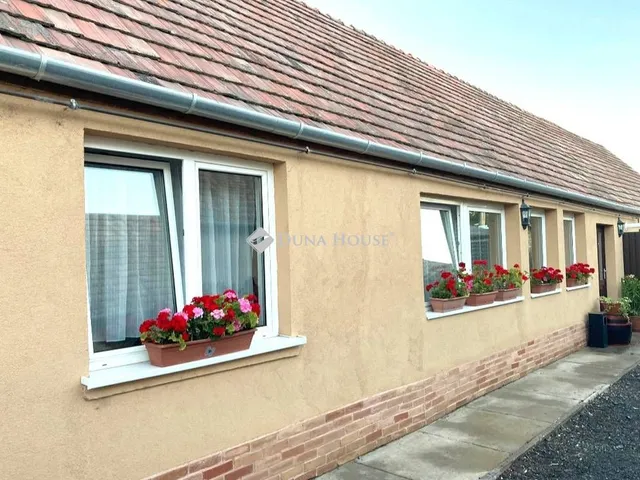 Kiadó ház Fadd, Béke utca 100 nm