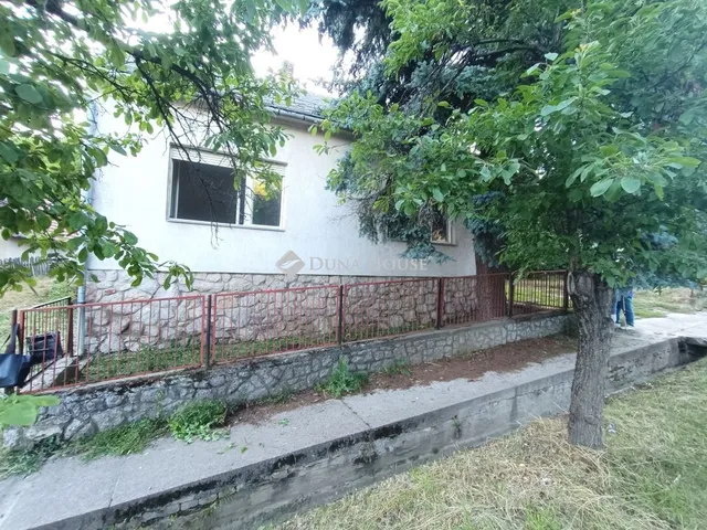 Eladó ház Hőgyész, Széchenyi István utca 100 nm