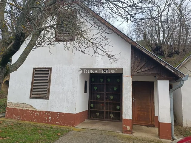 Eladó mezőgazdasági ingatlan Sióagárd