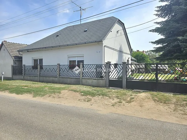 Eladó ház Nagydorog, Táncsics utca 98 nm