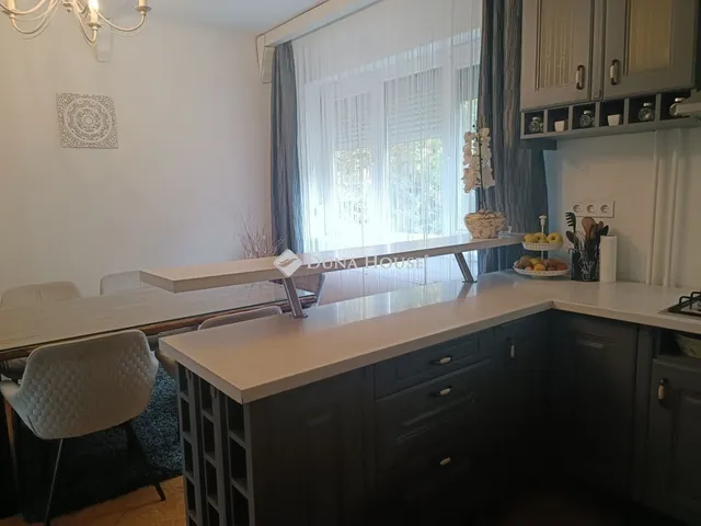 Eladó lakás Szekszárd, Csapó Dániel utca 250 nm
