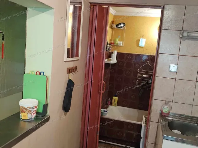 Eladó kereskedelmi és ipari ingatlan Kecskemét 60 nm