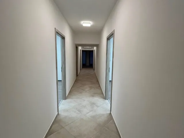 Kiadó kereskedelmi és ipari ingatlan Kecskemét, Belváros 20 nm