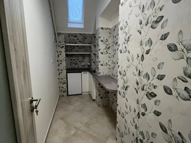 Kiadó kereskedelmi és ipari ingatlan Kecskemét, Belváros 20 nm