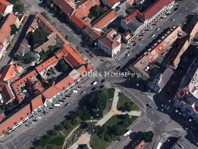 Eladó kereskedelmi és ipari ingatlan Kecskemét 51 nm