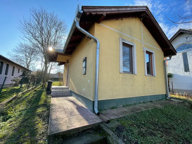Eladó ház Tiszakürt 39 nm