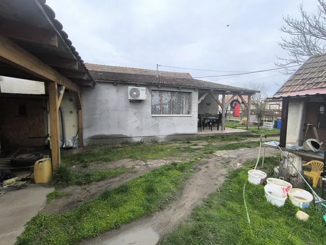 Eladó ház Nyárlőrinc 82 nm