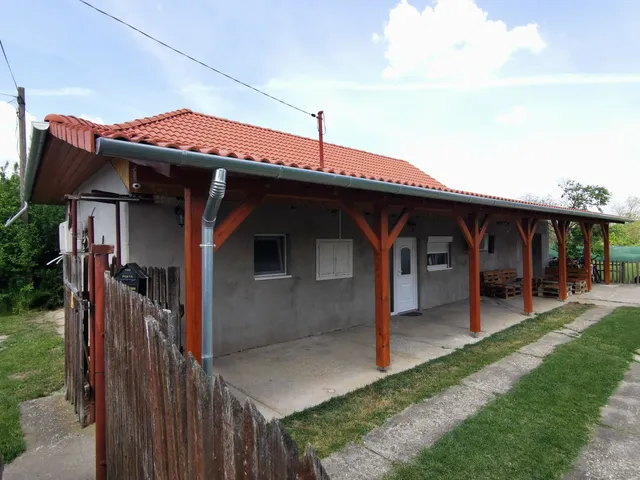Eladó ház Tiszasas 82 nm