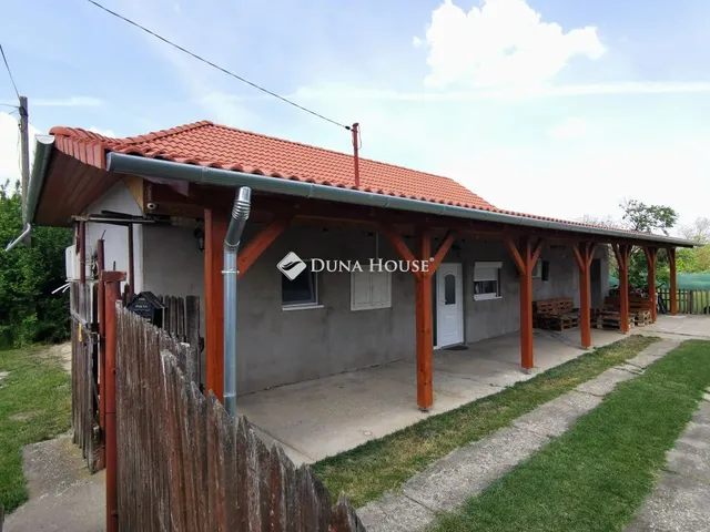 Eladó ház Tiszasas 82 nm