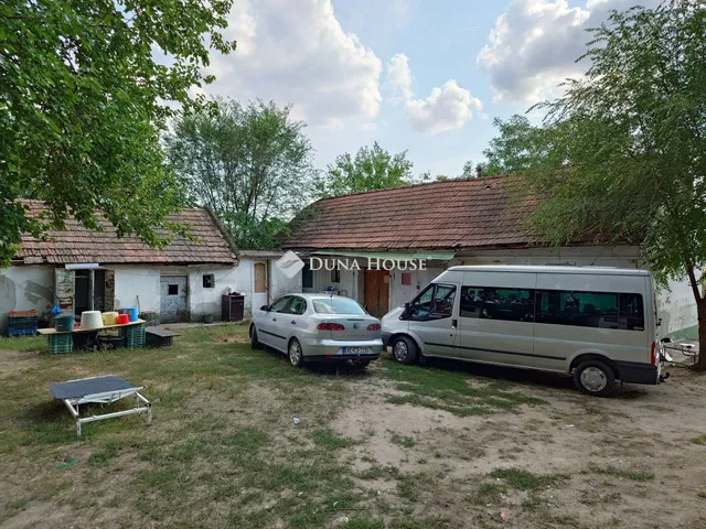 Eladó mezőgazdasági ingatlan Kecskemét, Úrrét tanya 131 nm