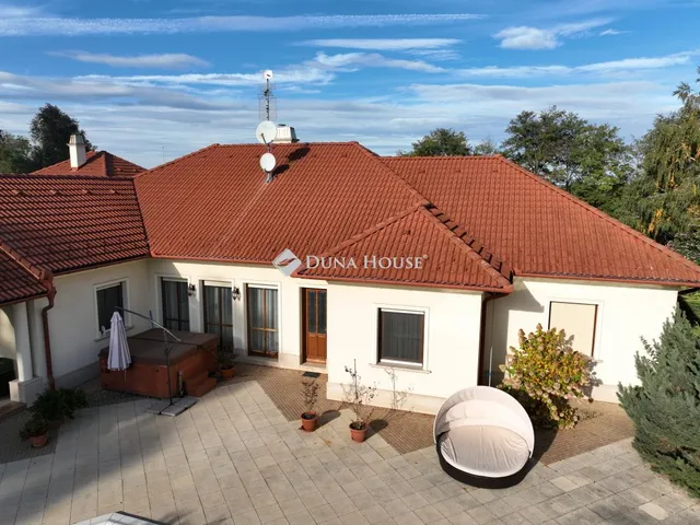 Eladó ház Kecskemét 372 nm