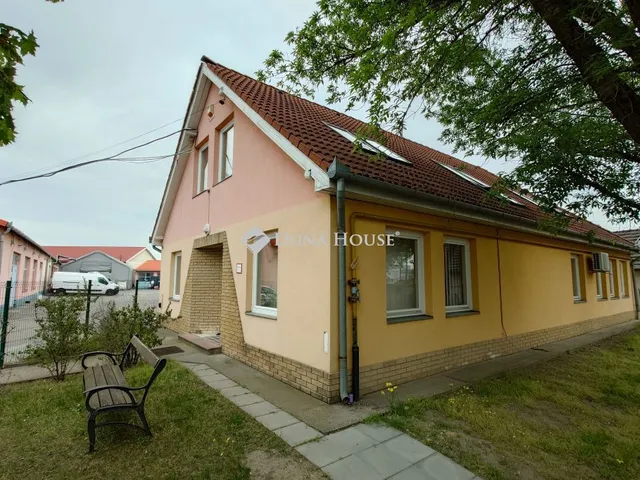 Kiadó kereskedelmi és ipari ingatlan Kecskemét