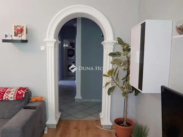 Eladó lakás Lajosmizse, Szabadság tér 75 nm