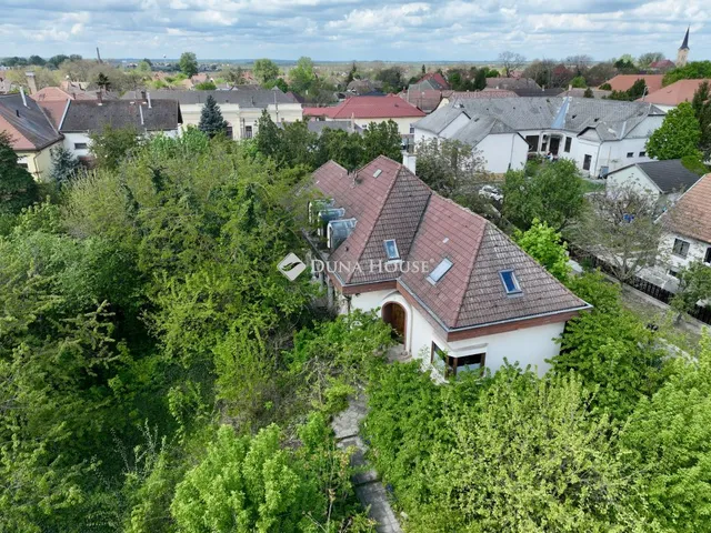 Eladó ház Kunszentmiklós 317 nm