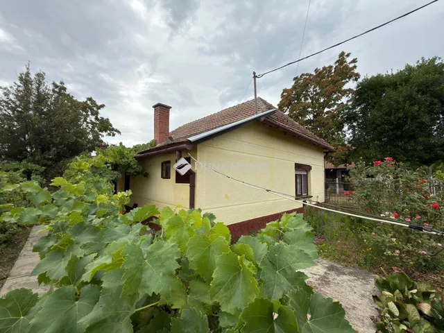 Eladó ház Tiszaug 80 nm