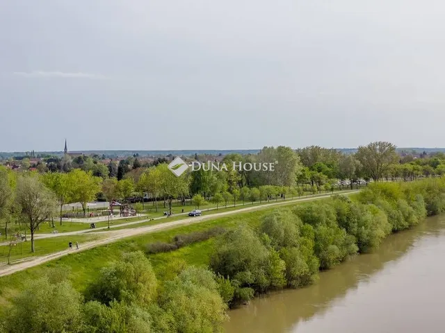 Eladó ház Tiszakécske 930 nm