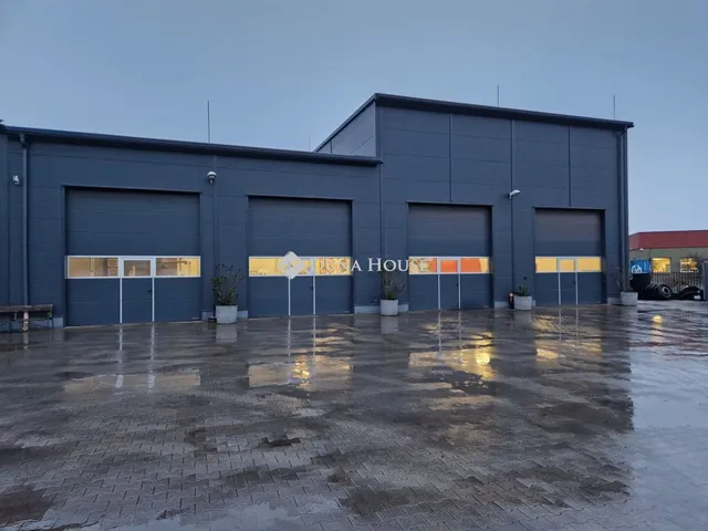 Kiadó kereskedelmi és ipari ingatlan Kecskemét 160 nm