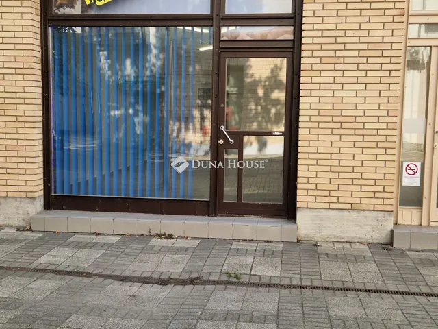 Eladó kereskedelmi és ipari ingatlan Kecskemét 52 nm