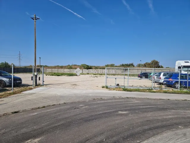 Kiadó kereskedelmi és ipari ingatlan Kecskemét 270 nm