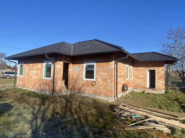 Eladó ház Tass 147 nm