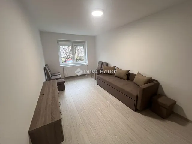 Kiadó lakás Kecskemét, Téglás utca 62 nm