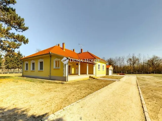Eladó ház Jakabszállás 216 nm