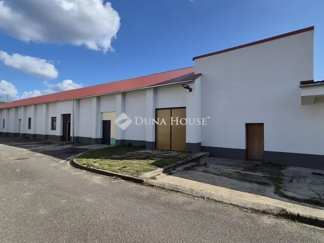 Eladó kereskedelmi és ipari ingatlan Kecskemét 550 nm