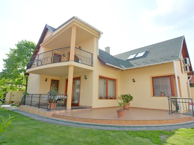 Eladó ház Kiskunfélegyháza 184 nm