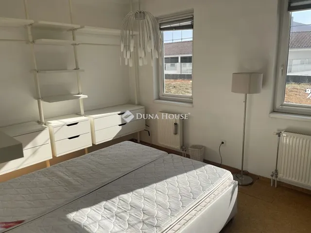 Kiadó lakás Kecskemét, Bercsényi utca 95 nm