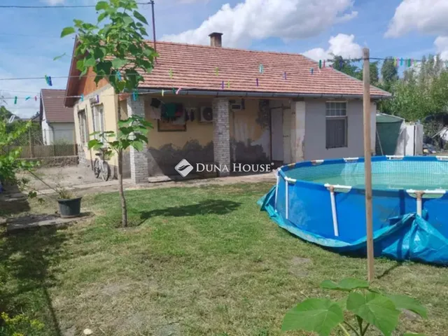 Eladó ház Soltszentimre, Virágos utca 90 nm
