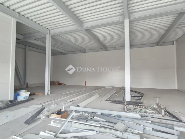 Kiadó kereskedelmi és ipari ingatlan Kecskemét 226 nm