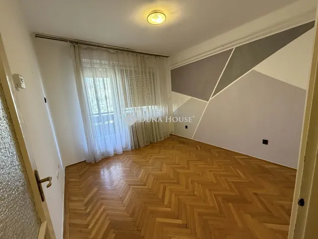 Eladó lakás Kecskemét, Gyenes Mihály tér 103 nm